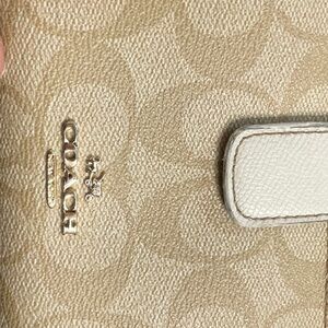 Free Giveaway Coach Wallet, 398 retail free shipping